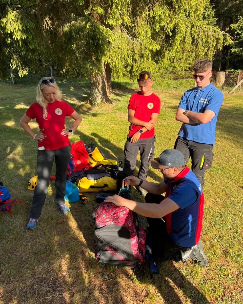 Ausbildung rettung eines gleitschirmfliegers 02